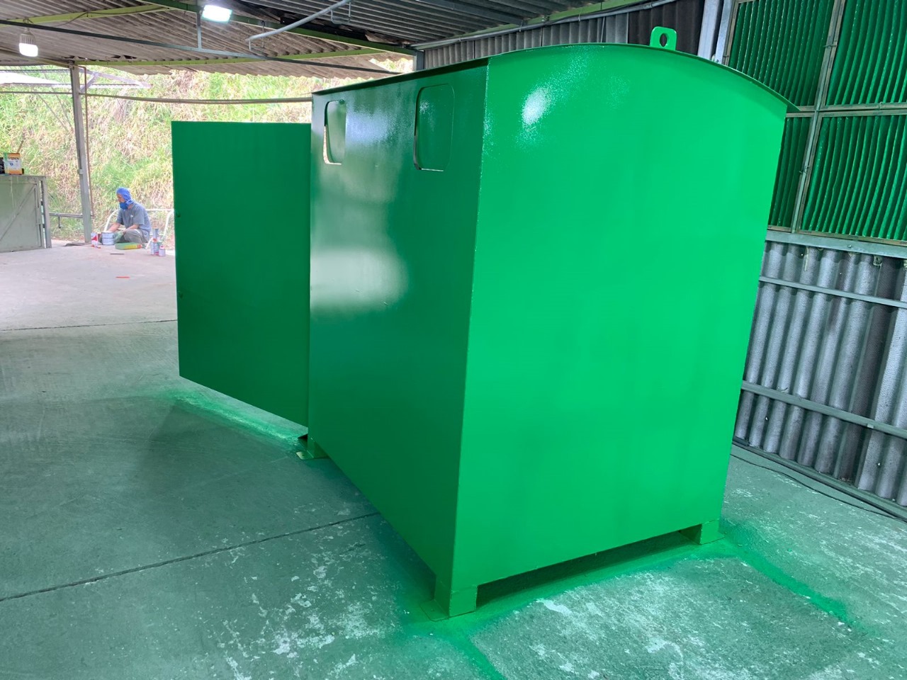 Equipamento depois do processo de fabricação visto por trás